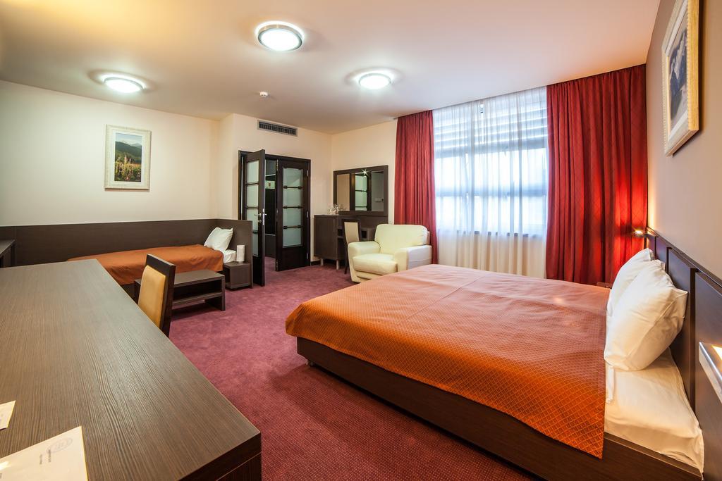 Hotel Terminus Podgorica Quarto foto